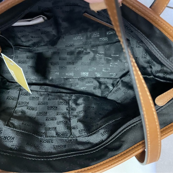 NWT  MICHAEL KORS  TOTE.   Black nylon with tan trim and Gold Tone Hardware - Picture 3 of 9
